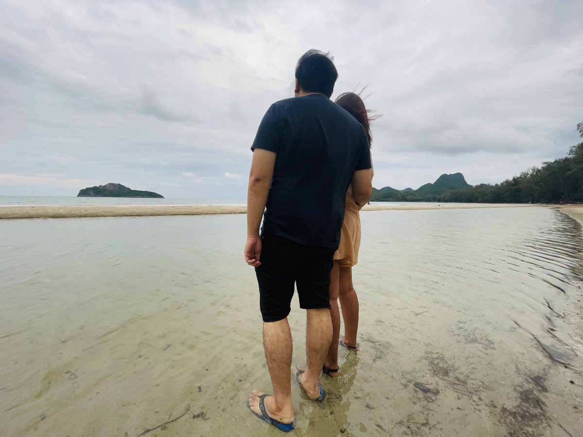 postdok_srk's tweet photo. Happiness looks gorgeous on you @Emply_u 

like to look into you eyes, when you smiles 🥰

#ประจวบคีรีขันธ์ #อ่าวมะนาว #ปากน้ำ #ไปเที่ยวกัน #ทะเล #เที่ยวไทย #การเดินทาง https://t.co/60wD4tcmgF