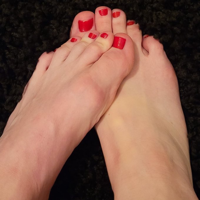 Went red!! #GoChiefs❤️💛 #ChiefsKingdom #ToetallyYours https://t.co/3MeHZNKSQn<a href="/tag/gochiefs"class="tags">#GoChiefs</a><a href="/tag/chiefskingdom"class="tags">#ChiefsKingdom</a><a href="/tag/toetallyyours"class="tags">#ToetallyYours</a>