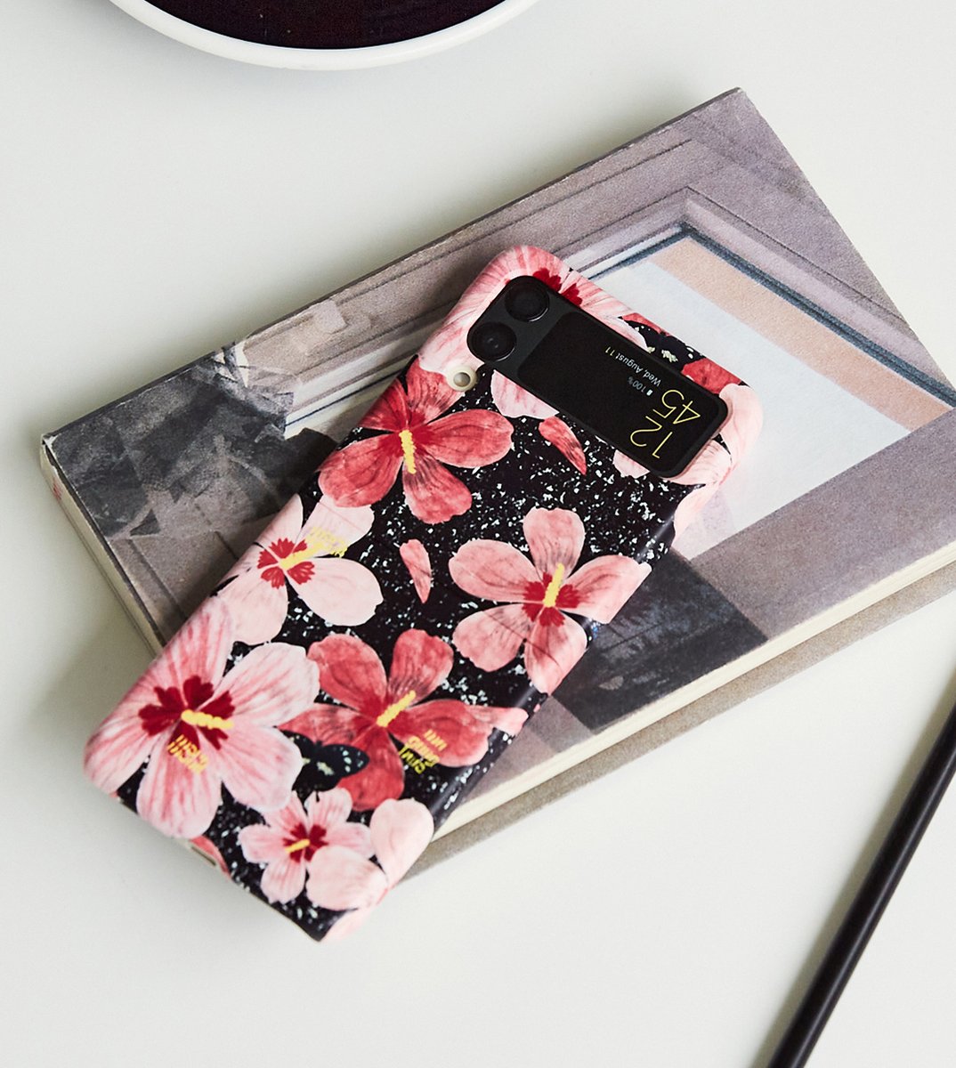 MarymondJapan's tweet photo. デザイン限定発売！iPhone 13 シリーズ＆Galaxy Z-Flip 3 #スマホケース
22日に発注を予定しています。
Galaxy Z-Flip 3ケースはハードケースのみ販売しております！

7種のスマホケース💛https://t.co/ikFKJA5iH9

#マリーモンド #marymond #iPhone13Series #GalaxyZFlip3 #phonecase https://t.co/I9eOA0ysDM