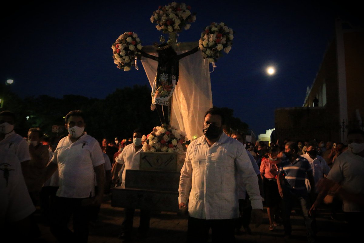 Hoy recibimos al Santo Cristo Negro de Sitilpech en un peregrinar por el encuentro entre hermanos de devoción y para reflexionar en cómo estamos dispuesto a apoyar al que lo necesita.

Estoy seguro que, con el cobijo de nuestro #Cristo superaremos la pandemia. 

¡Viva Cristo Rey!