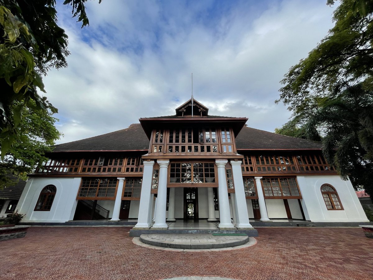 Swathy_Joy's tweet photo. Bolgatty palace n resort😍
@bolgatty https://t.co/JSYAXVH0HN
