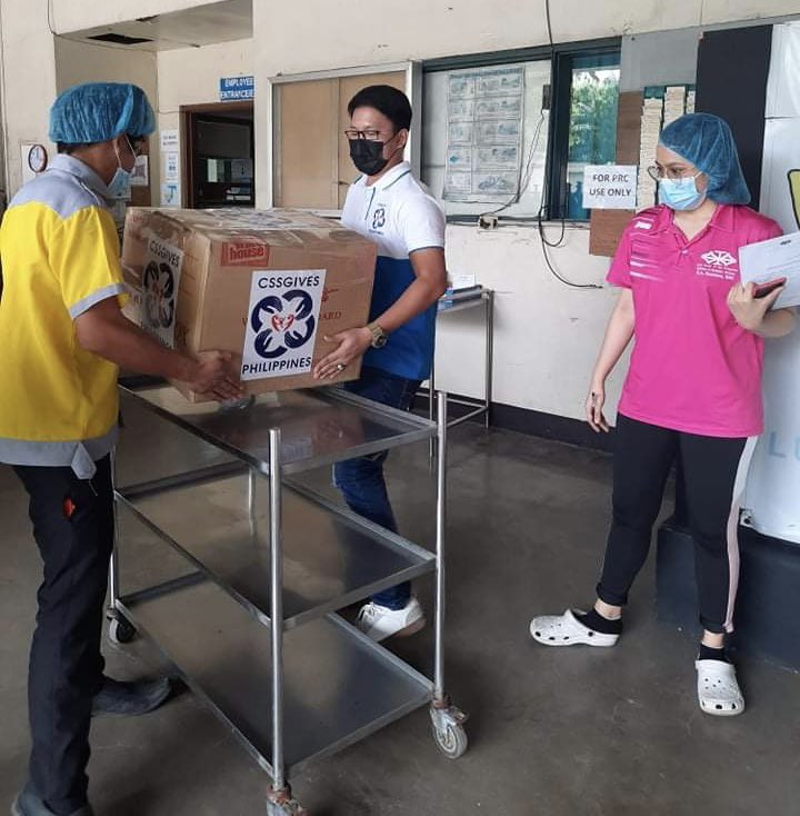 css_ph's tweet photo. Project HCW Relief Day 29 - hot meals delivered to our Covid front line heroes at the Lung Center of the Philippines
#care #share #serve #give #bayanihan #HCWRelief https://t.co/nNK0zD7Yge