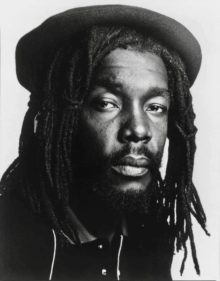 Регги по старославянски. Tosh певец. Питер тош и боб марли. Питер тош. Питер тош.