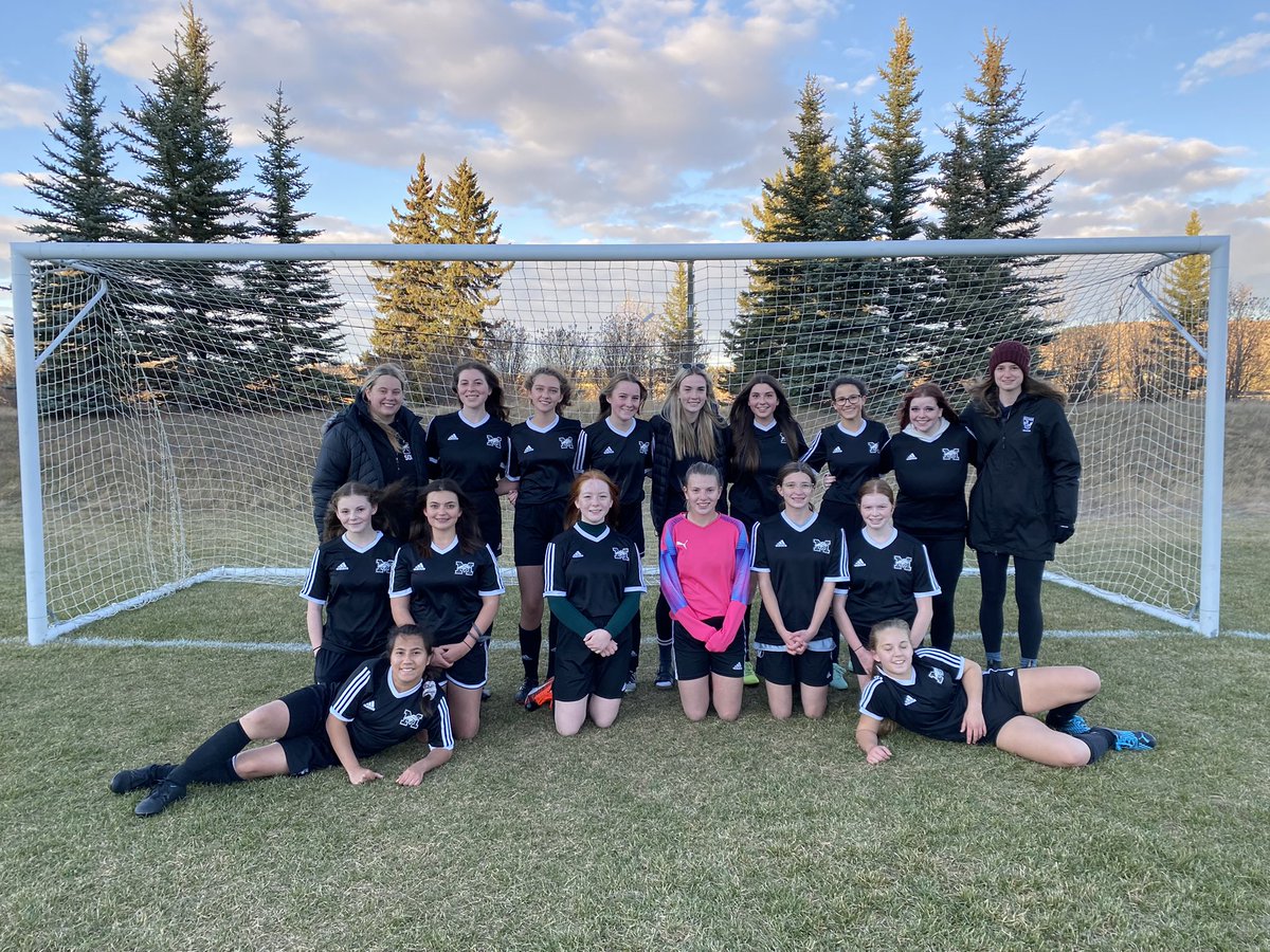GMHSMustangs's tweet photo. Congratulations to the GMHS Girls Soccer for an awesome season! #RVSA https://t.co/ec5dHSIc6c