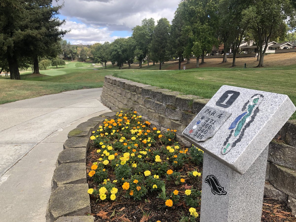 overlooknet's tweet photo. #endlesummer #golf event in #october. Can #California be any better? #thanks to our friends at #graybar and #crowcanyoncounteyclub https://t.co/Jaom5bYWMa