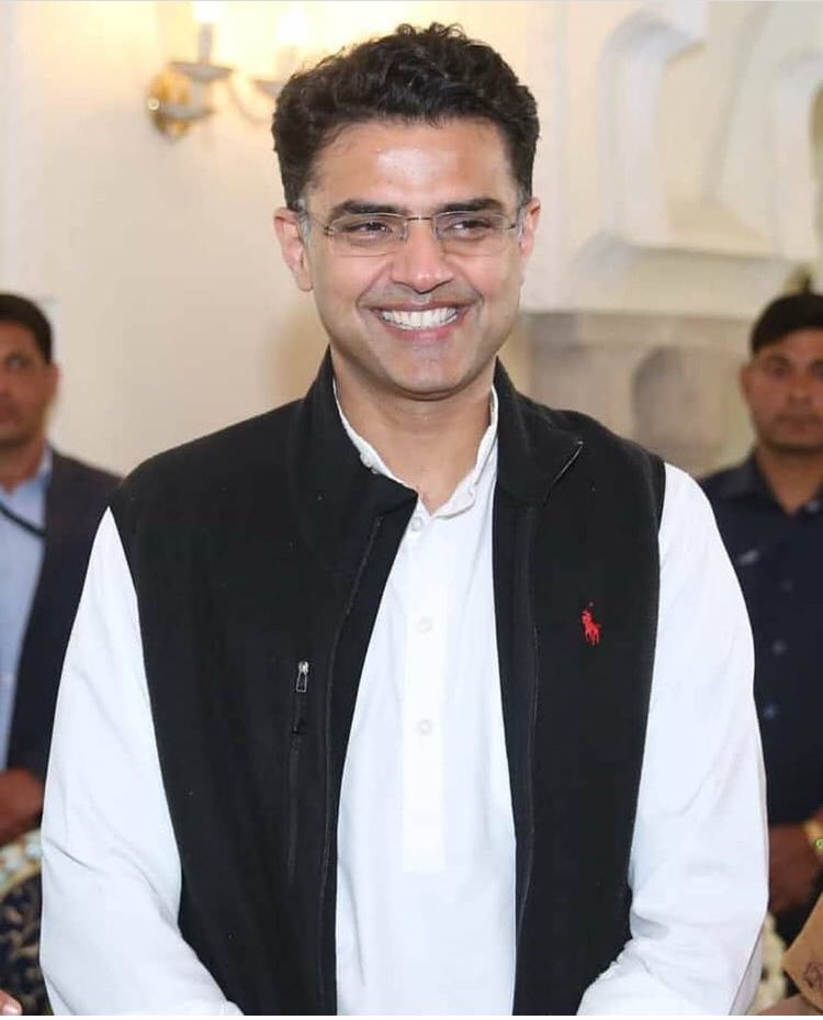 युवा दिलों की धड़कन व प्रदेश के भावी मुख्यमंत्री आदरणीय सचिन जी पायलट साहब के जोधपुर की पावन धरा पर पधारने पर हार्दिक स्वागत वंदन व अभिनंदन 

फारुक अब्दुल्ला घिराज 
निवर्तमान अल्पसंख्यक जिला महासचिव कांग्रेस जोधपुर
Sachin pilot