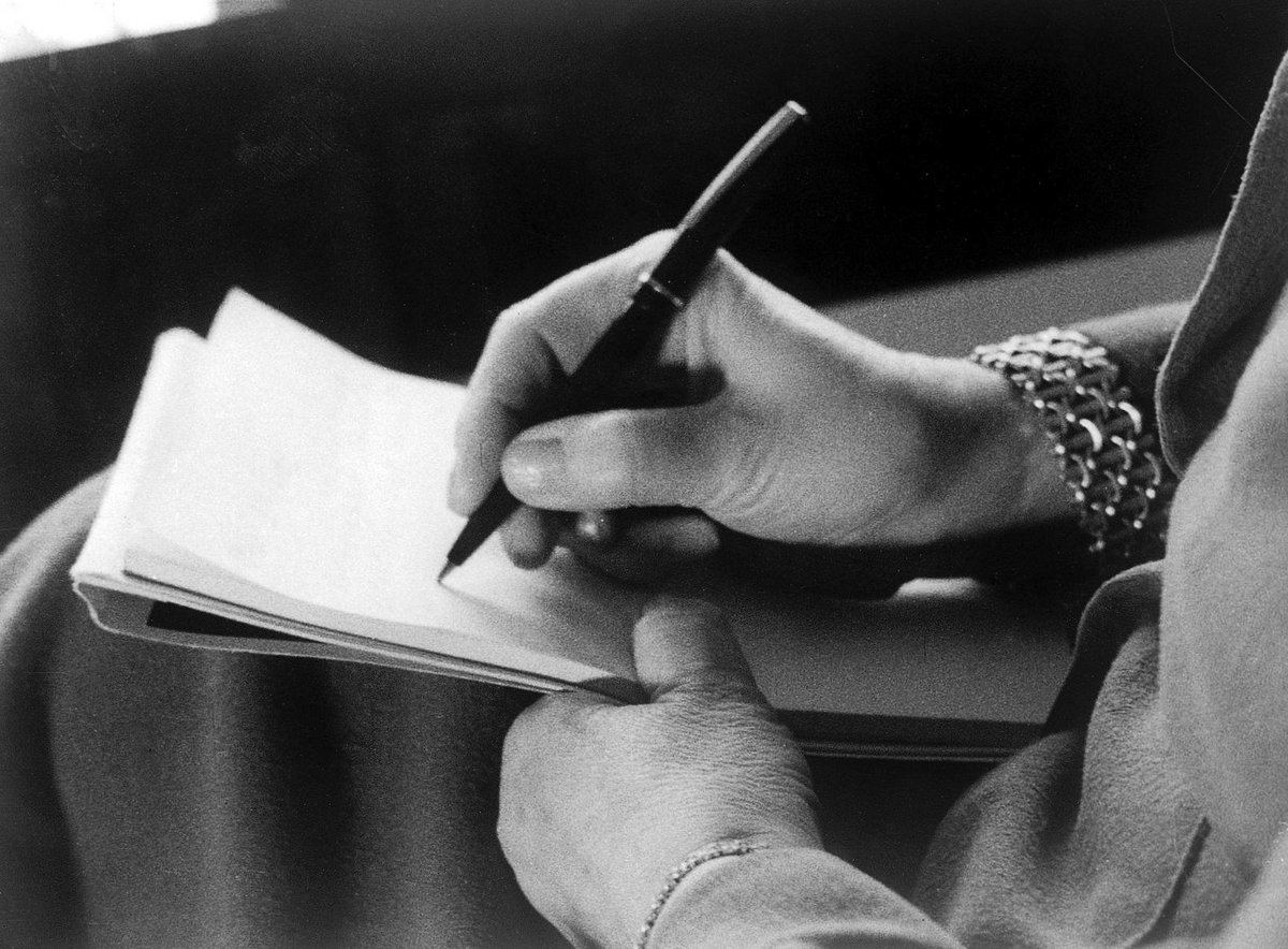 The Niranthara Tamilnadu batch session this week explores a very important important topic - sales skills! It is essential NGOs' Fundraising Managers master the skills to present their organisation's agenda, engage and convince donors!