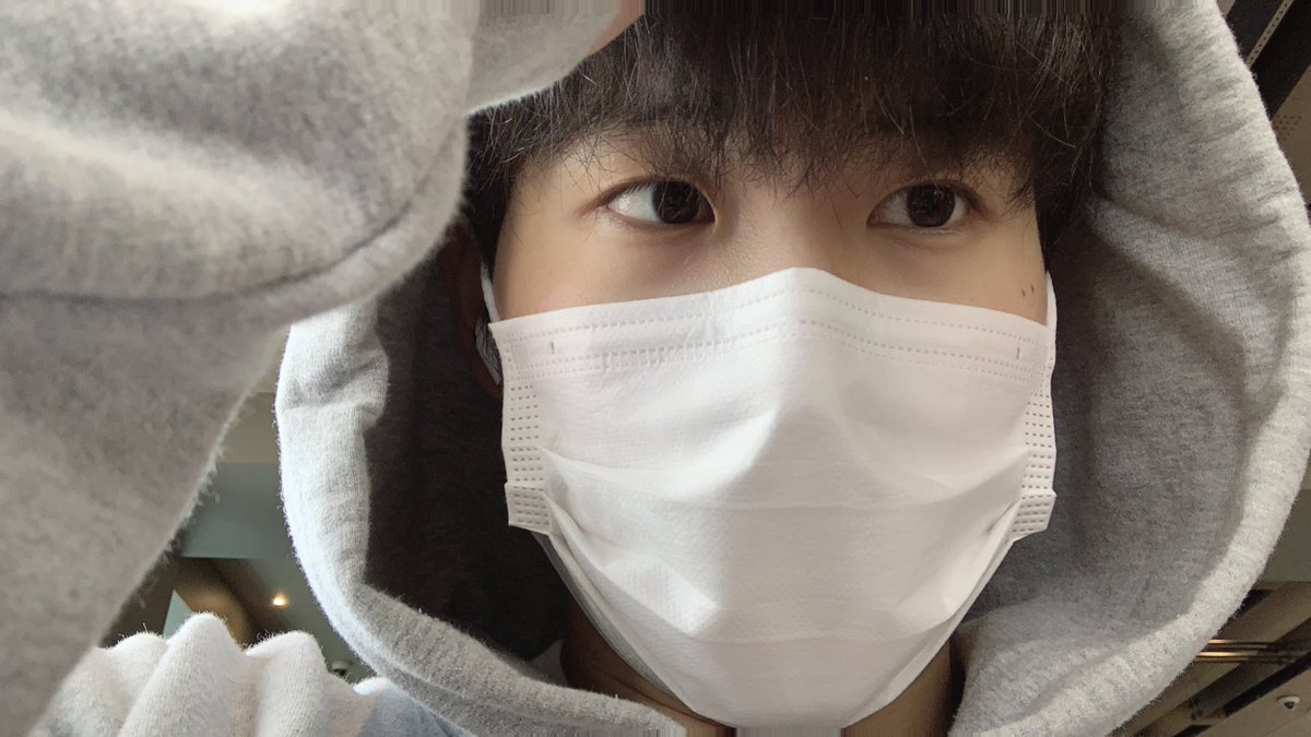taeseok91's tweet photo. The season of hoodies. 🍂 https://t.co/0GNzDBi4iK
