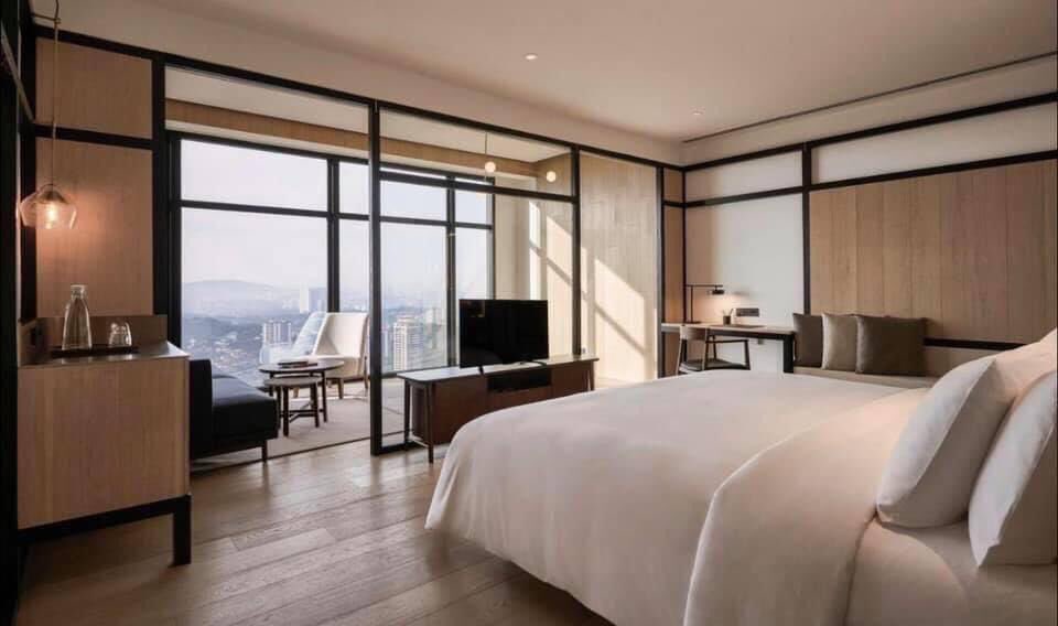 afeezvanilla's tweet photo. Kalau korang stay sini dah senang sangat sebab dekat dengan LRT. Jadi tak perlu susah-susah nak drive. Hotel selesa, view cantik, awimming pool view pun mengancam.

📍Alila Bangsar, Kuala Lumpur https://t.co/k2ddCvuDeJ