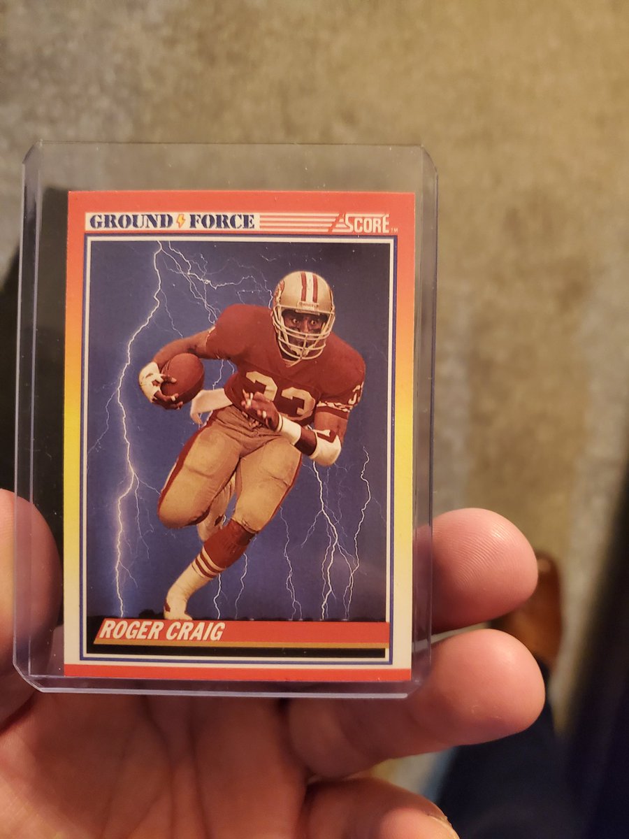 SomeGuy26549114's tweet photo. Awesome flea market find! https://t.co/9KADH6hBZD