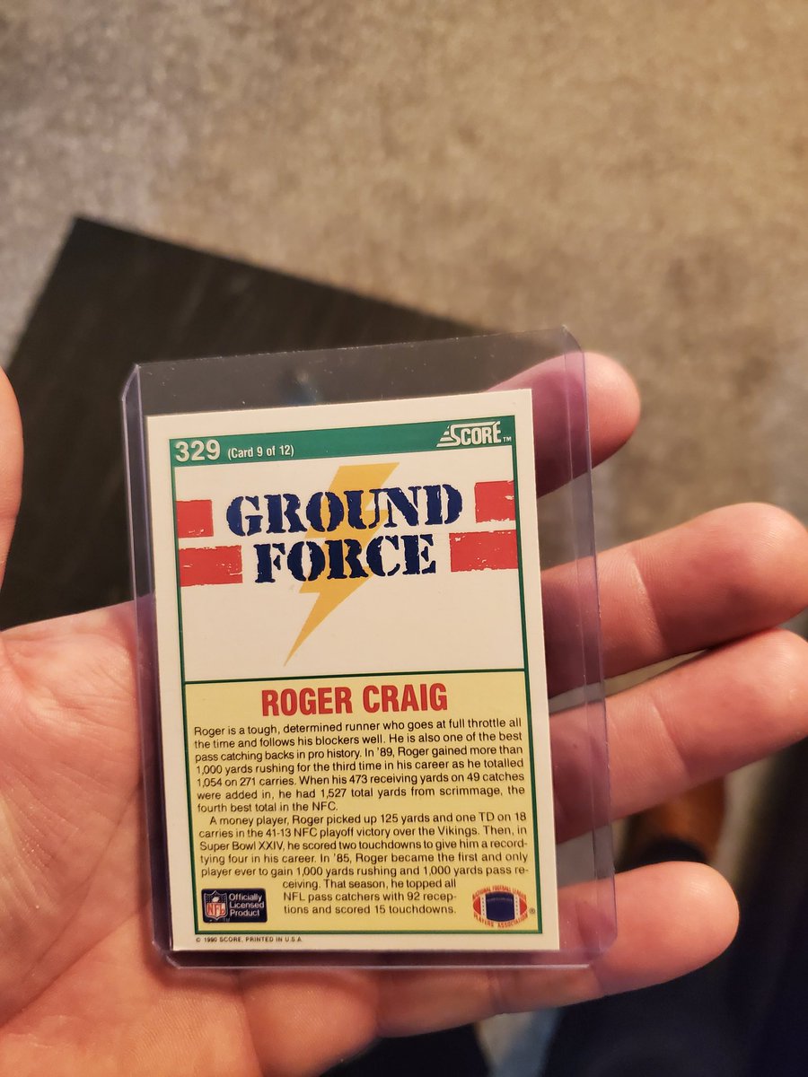SomeGuy26549114's tweet photo. Awesome flea market find! https://t.co/9KADH6hBZD