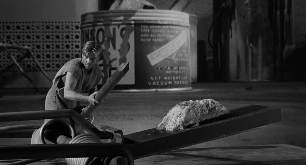 oscarmoviebuff's tweet photo. The Incredible Shrinking Man [1957]

dir: Jack Arnold 🇺🇸 

#TheIncredibleShrinkingMan #JackArnold #CriterionCollection #GrantWilliams #RandyStuart https://t.co/t3IM22B5cP