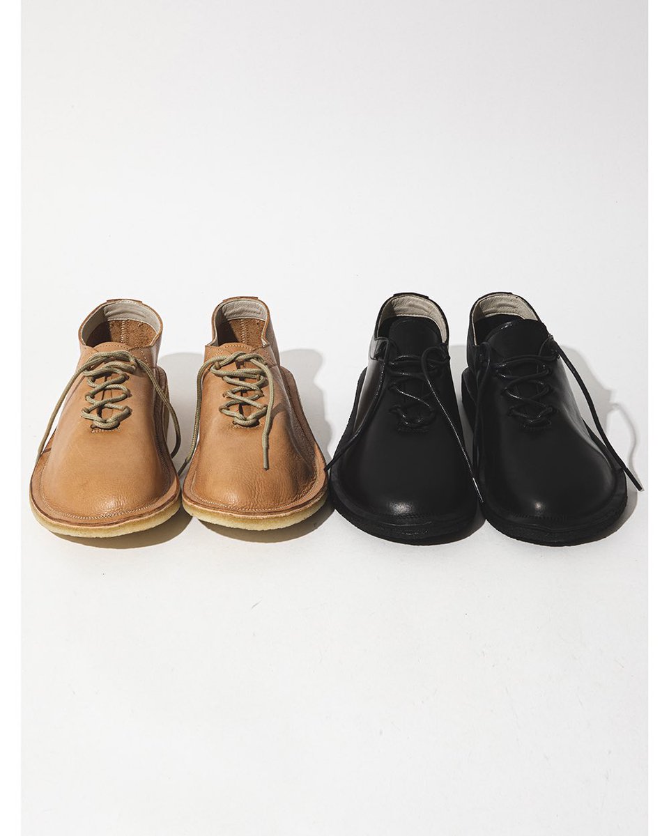 hoboOfficial's tweet photo. ⁡ARTISAN LACE UP SHOES OILED COW LEATHER
⁡
スリッポンとレザーシューズを掛け合わせたような丸みのあるデザインが特徴のレースアップシューズ。踵を踏んでサンダルのようにリ��ックスした履き方も可能です👞
⁡
https://t.co/uTxQWG86t4
⁡
#hobo #thathobo https://t.co/fguKAp5DRt