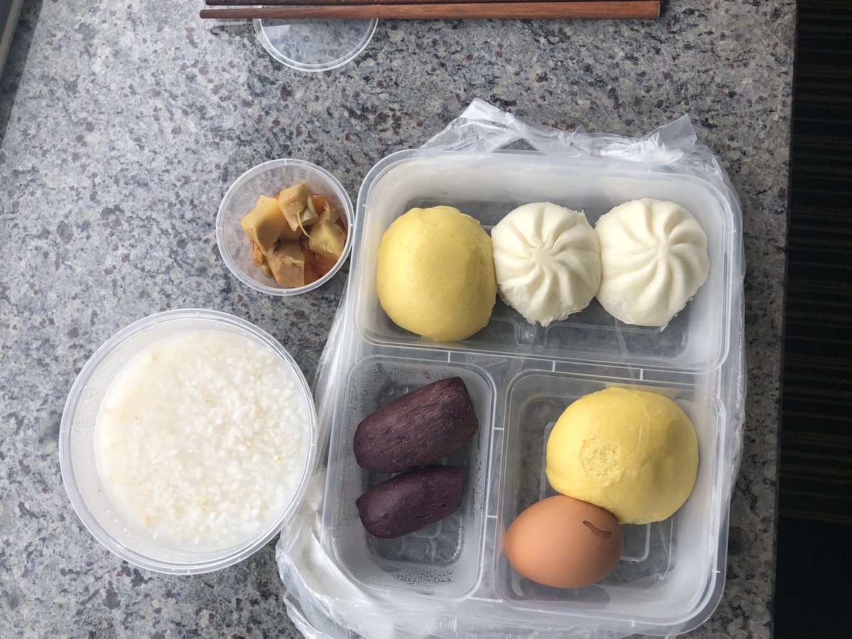 ShiyiStyst5's tweet photo. Haven’t seen so many kinds of leafy vegetable for two years in the UK. Now I’m back to China and in isolation in Shanghai, the meals provided in the hotel were so great! 
Exited to see and taste familiar veg and food that I grew up with. 
- Isolation Day 2 https://t.co/RSEd9X1S1H