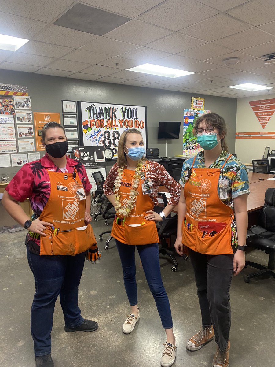 Livaiy's tweet photo. Kicking off a new week of #CAMMonth at 1504 with Aloha day! 🤙🏼🏄‍♀️🏝 https://t.co/y44lK2SJj5
