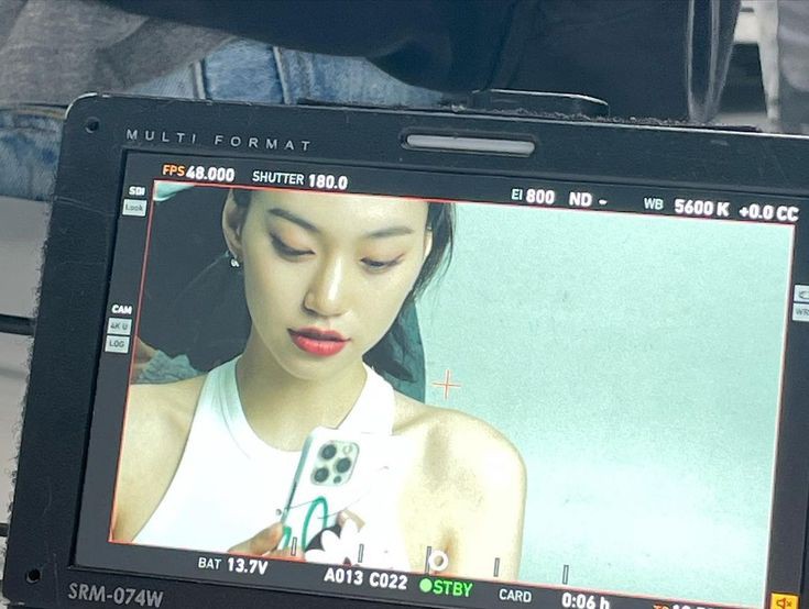 ⠀

             new acc, not new to rp.
             like and rt to be mutuals!

⠀