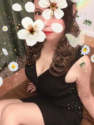 leaf_aromaf's tweet photo. ✨新人セラピストさん✨

【ゆりさん】今からすぐご案内可能です❤

アジアンビューティーとはこの事‼
情熱的な漆黒の目元とは裏腹に素朴な温かさが印象的

TEL　0924338200
【新人割】
90分　14000→10000円
120分　18000→14000円
#メンズエステ　#メンズアロマ　#福岡　#博多 https://t.co/W9tMkSPW24