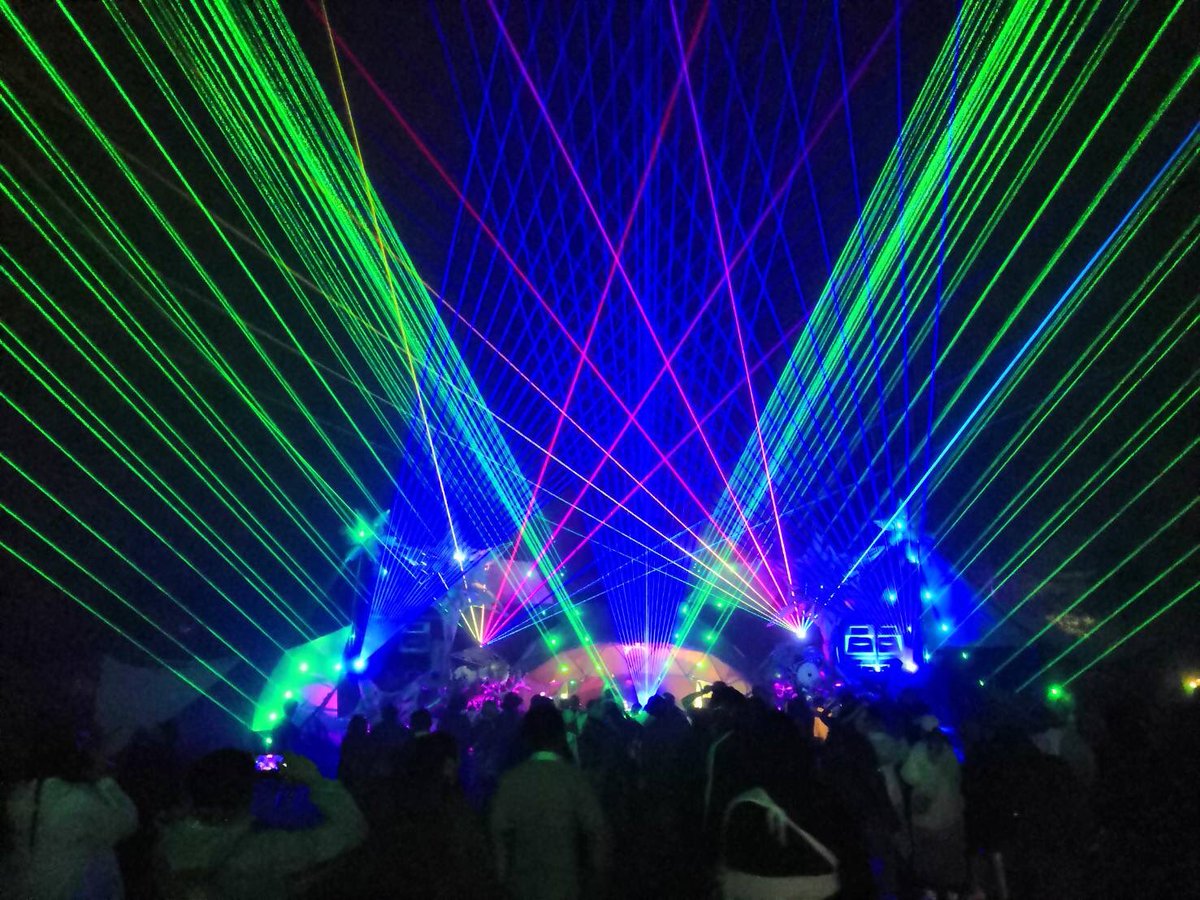 Ldeepofficial's tweet photo. MichealFLY <L...deep>
Laser system
.
at Re:birth 2021 SUN STAGE
.
@tokion17
@comer4420 / @laserfly420
@rebirthfes
@ldeep_official
.
.
.
#michealfly
#laser
#lighting
#rebirth2021
#ldeep
#blacktears https://t.co/KrOLMcTeZh