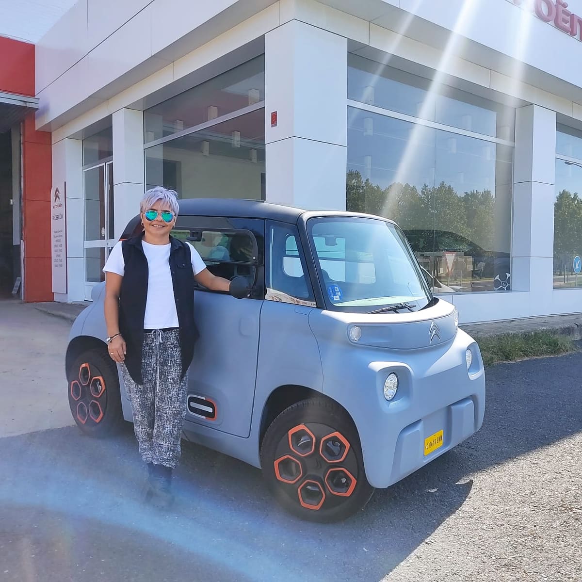 CitroenValverde's tweet photo. Hoy empezamos el día con una sonrisa 😄ya que Octubre es el mes de la sonrisa 😀
Y damos la enhorabuena a Yolanda 😊 seguros de que lo vas a disfrutar muchísimo 😉🤩
Gracias por confiar de nuevo en Sansur 😍 https://t.co/en5Jz42bqz