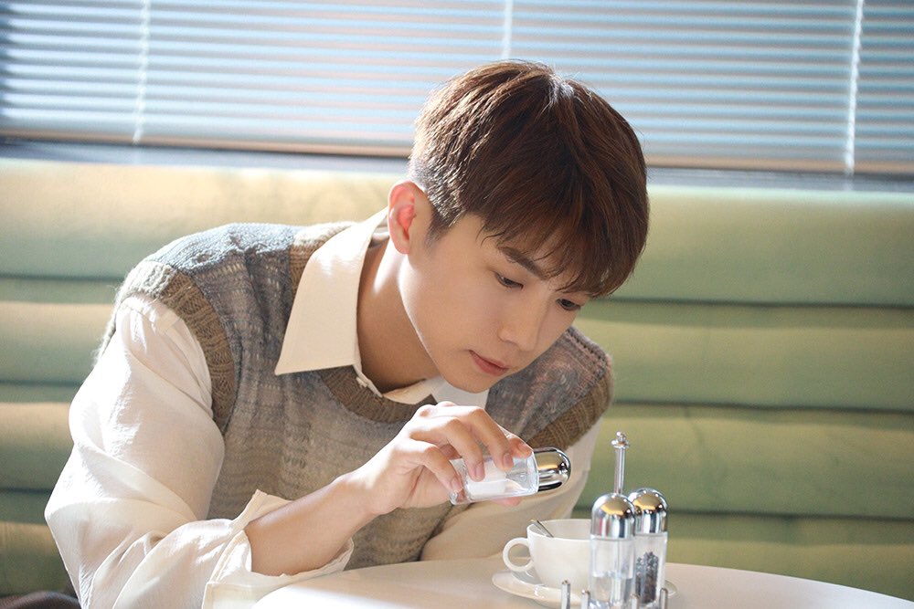 afternoon2woo's tweet photo. ☕설탕 조금만 넣어😆 https://t.co/b4edE96T02