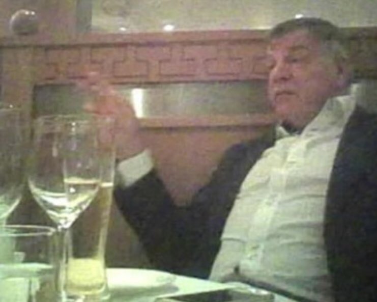 Very happy 67th birthday to the big man, Sam Allardyce. Pints of wine all round, please 