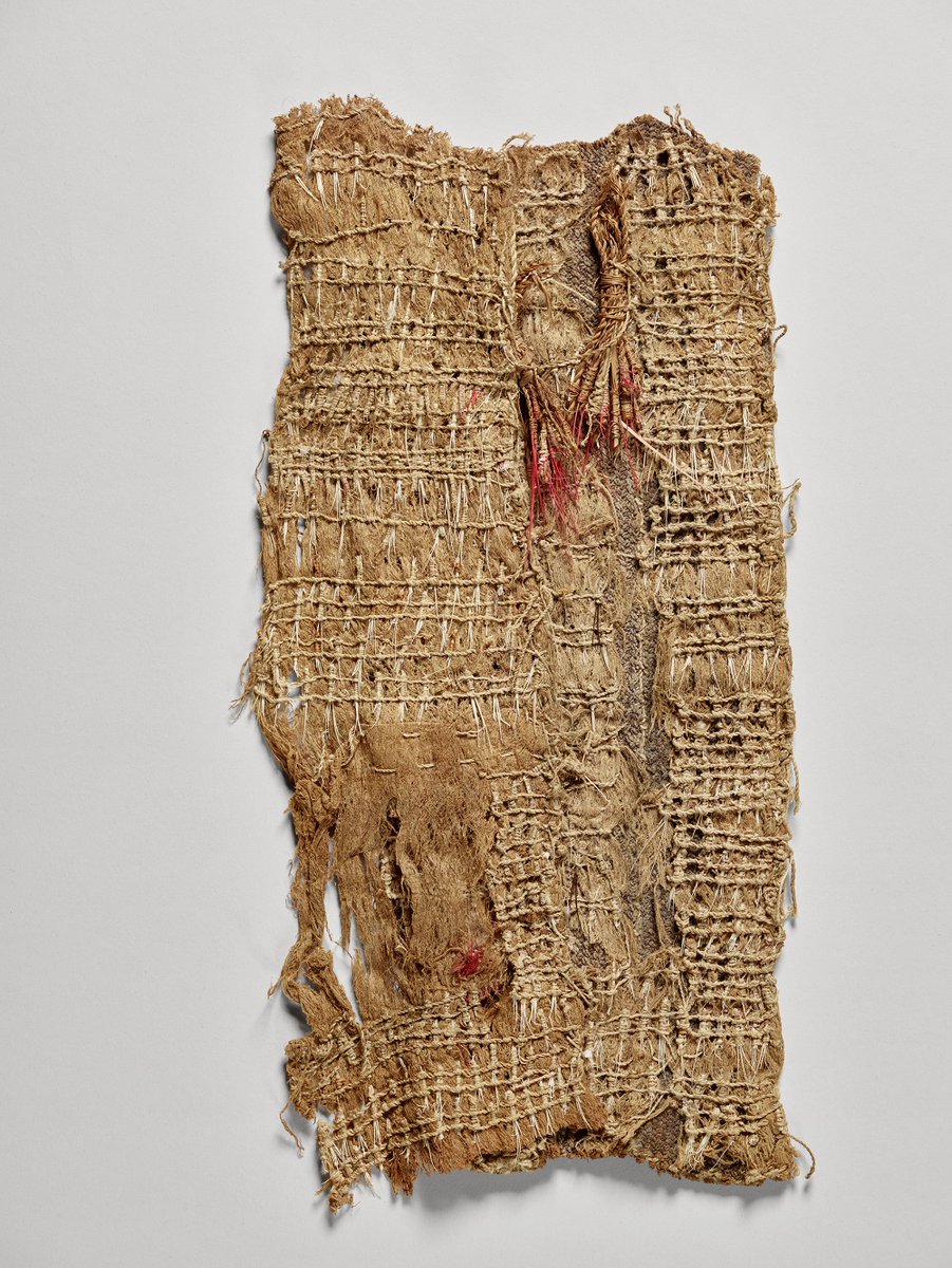 quaibranly's tweet photo. #ExpoMaroUra
👀 L'exposition "Maro ʻura. Un trésor polynésien" ouvre ses portes aujourd'hui !
✨ Elle retrace l'histoire et l'importance culturelle d'un rare fragment de ceinture des grandes chefferies des îles de la Société.
📅 Jusqu'au 9 janvier 2022
➡️ https://t.co/8e8c0iI6cn https://t.co/SAorKeHJgC