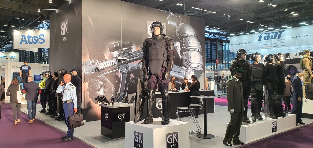 GK_Professional's tweet photo. 1ère journée de @Milipol_Paris ! 🔥
Nous vous attendons sur le stand 5L155 HALL5 ! 
#gkpro #milipol2021 #MilipolParis #tacticalgear #frenchpolice https://t.co/lNxLaK259i