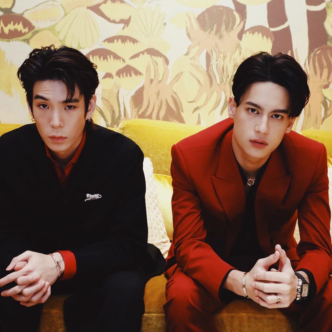 เจเจและไอซ์เยี่ยมชมคาร์เทียร์ boutique flagship สยามพารากอน จากภาพเจเจน่าจะเพลิดเพลินกับการเลือกสินค้าจริงๆค่ะ🙈

📸 : jaylerr 
#JAYLERR #IcePariss 
#NadaoArtist
#Cartier #CartierThailand