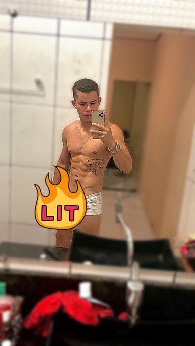 Sem a figura no Only 🔥🔞  -https://t.co/EkIeExrFu3 https://t.co/yadVLRaOJQ