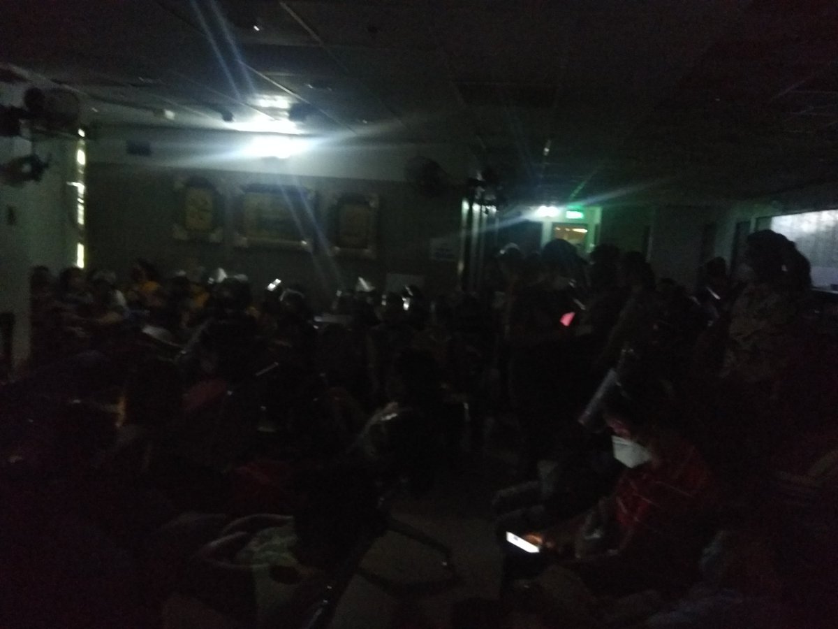WinrazG's tweet photo. @ Medisense Laboratory Center Inc. Manila.
brownout po sobrang dami pa namang nakapila para sa medical. 
ano na po energy secretary Cusi? Yorme? busy na sa pulitika? anyare? https://t.co/Bw3oxwt7np