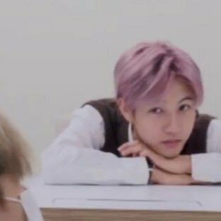 renjunbase's tweet photo. Chin menurut kalian love language renjun! apa??? https://t.co/2WveTIgSVa