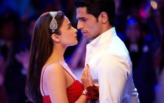 MoviesUpdatez's tweet photo. Here's celebrating #9YearsOfStudentOfTheYear starring @SidMalhotra , @aliaa08 and @Varun_dvn !

#AliaBhatt #varunsood #SidharthMalhotra https://t.co/BsZbfL5b85