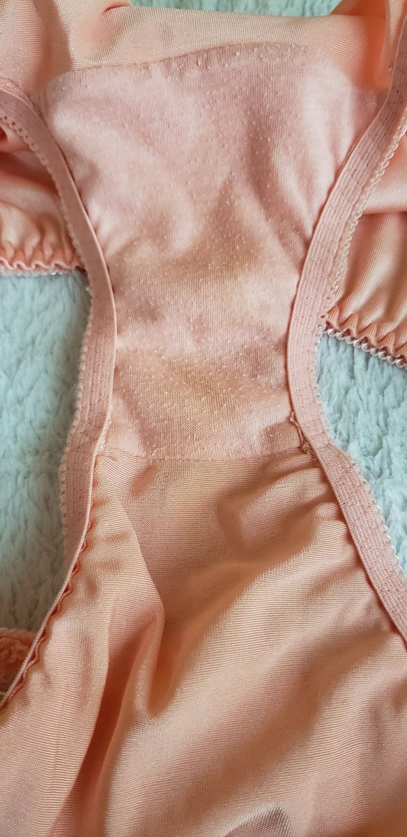 crotch_daisuki's tweet photo. 妻のパンテ��でも時々巻き付けてシコッてます https://t.co/ptaHz2R9XZ