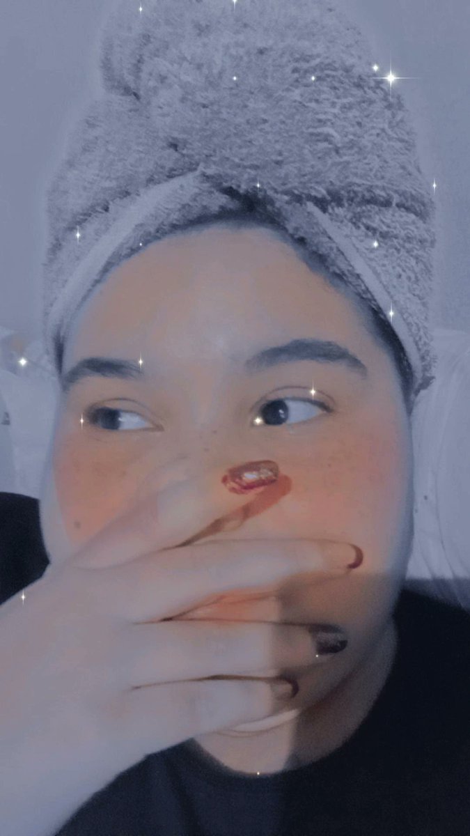LionTrevas's tweet photo. Eu dou muito trouxa puta que pariuuu, eu fui olhar o perfil do meu namorado e achei umas fotos antigas dele com outras meninas e fiquei brava e fui reclamar com ele, eu sou muito criança caralho que ódio de mim, preciso voltar pra terapia urgente 🔥🤬 https://t.co/lUFOfcBEmK