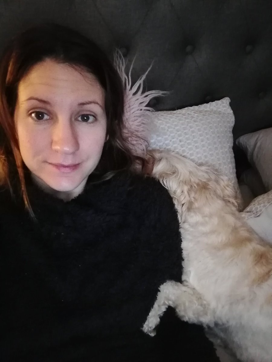 missbgerman's tweet photo. I NEED to get up and wash my hair but....... #3moredaystogo #nearlyhalfterm https://t.co/AWK3XrhqjC