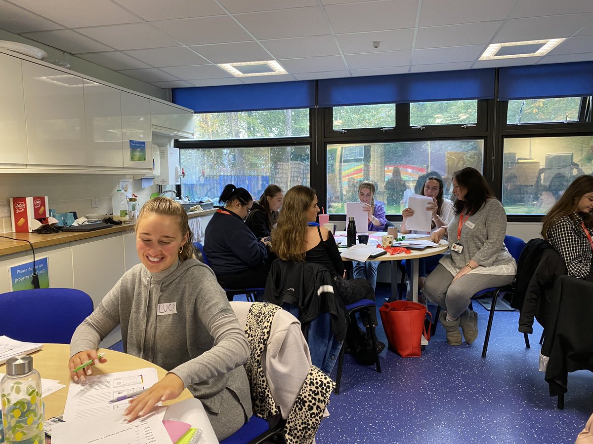 OneHelens's tweet photo. Another great day of training! Brilliant feedback for Miss Clewes who delivered phonics! #phonicstraining #traintoteach https://t.co/zmhNuMWSeT