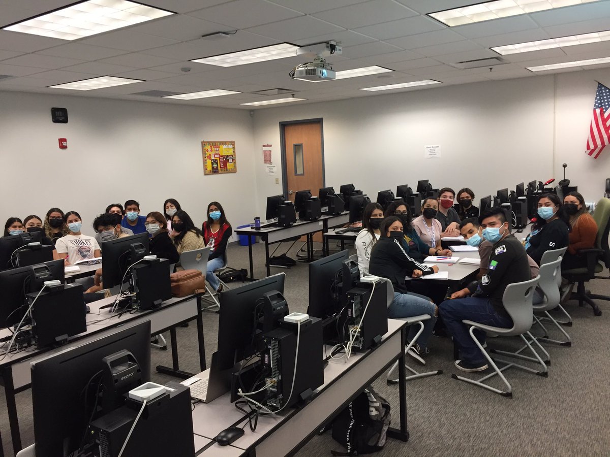 SaraAmaniPhD's tweet photo. Using the pillars of rhetoric (logos, ethos, pathos), #MultilingualStudents of both my #ENG107 classes @ArizonaWestern practiced how to strategically create and present persuasive arguments to the opposing team
#StudentsFirst #ProudProfessor
#DebatingSkills https://t.co/2iUVdyp3XU