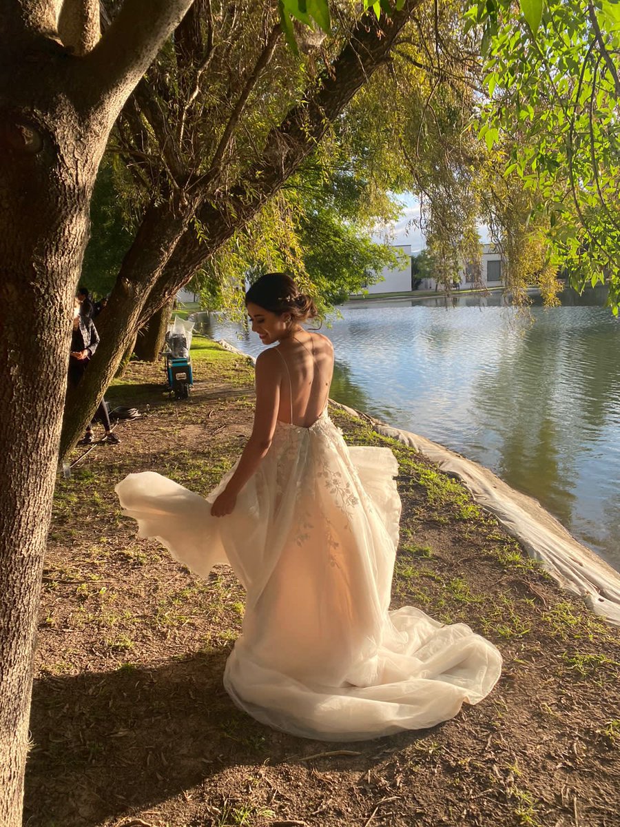 AleValdiviaG's tweet photo. Nuestra boda: MARAVILLOSA de principio a fin 😍😍😍😍
That’s the tweet. @charliemuno https://t.co/wgHREEML6n