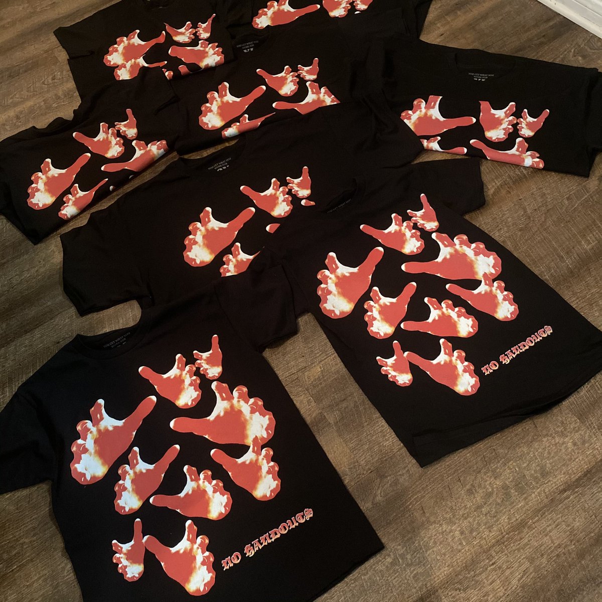 LeGrand281's tweet photo. Get at me for the No Handouts shirts! Limited quantity 🔥 follow @pettysins.htx on ig 🔔 https://t.co/39qDHm3vJt