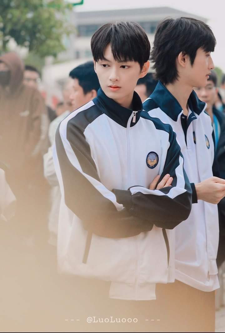 ghid17B_'s tweet photo. Actor Jun glows different,Look at him
🥺🌟🌟🌟🌟.

GOOD LUCK ACTOR JUN
#ACTOR_JUN_IsBack @pledis_17 
#SEVENTEEN    #세븐틴    #준 https://t.co/dWffIVN9I0