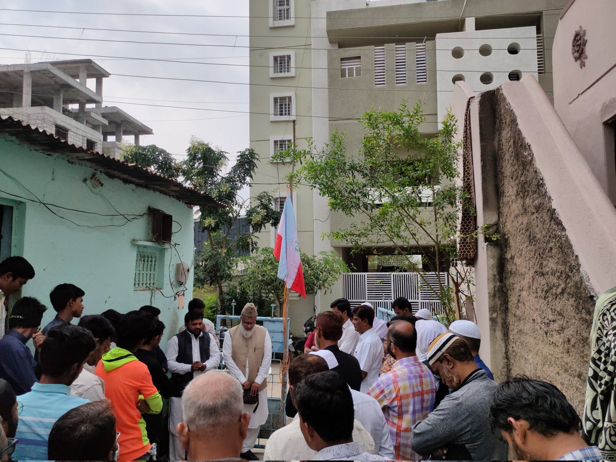 MusaddiqTaxCo's tweet photo. Flag Salutation at SIO Latur City Head Office💓💓
@siomsz
#SIOFormationDay https://t.co/ERnwQMB452