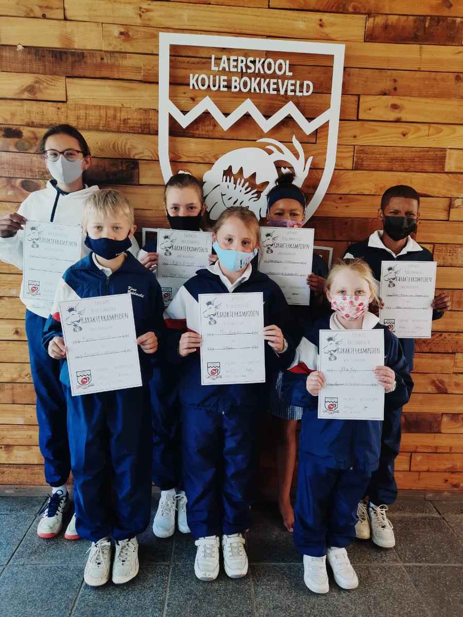 lakobok's tweet photo. Karakterkampioene toon uitsonderlike karaktereienskappe. ⭐
Hierdie leerders het die afgelope twee weke uitgeblink in een (of meer) van ons skool se kernwaardes. 
Ons is baie trots op julle!
@WCEDnews
#trotsebokkies https://t.co/xBDe9eLt3F