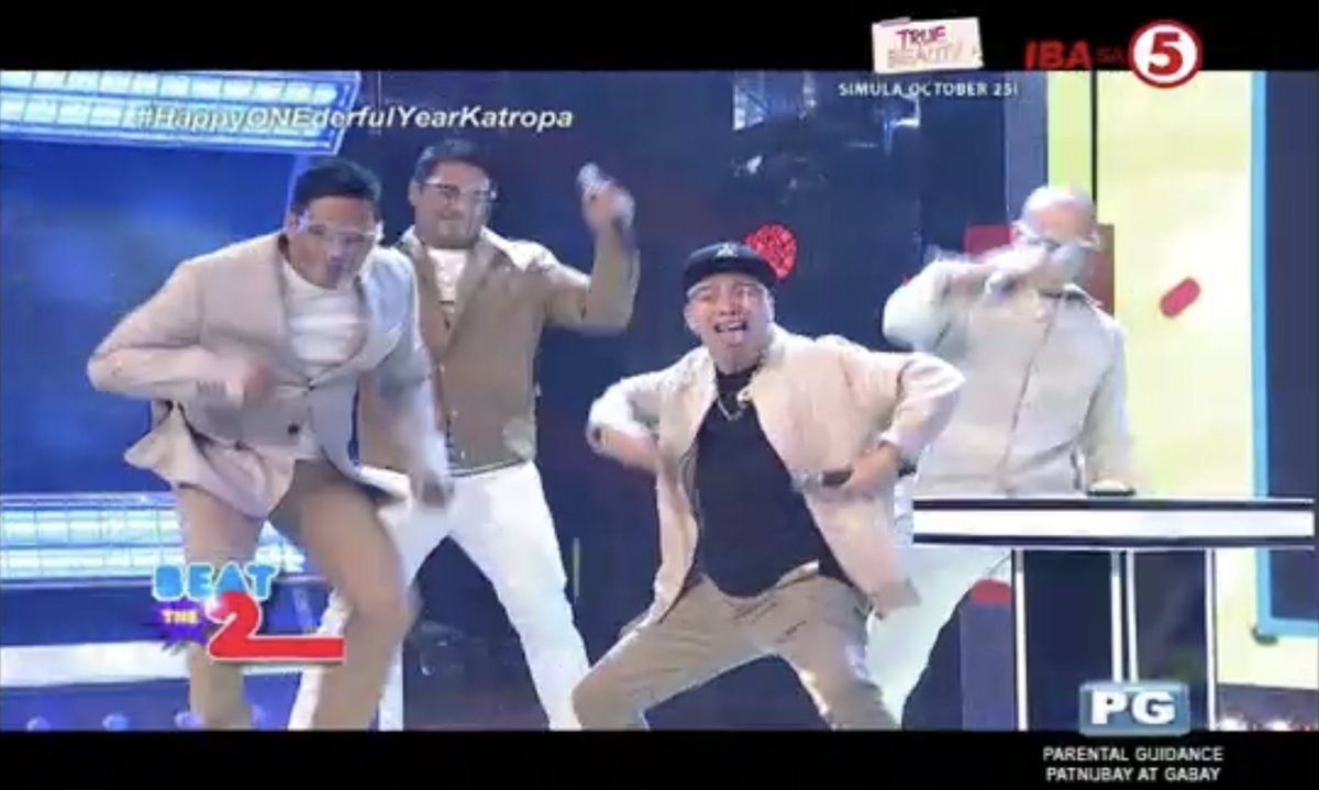 TV5manila's tweet photo. Another point for #Tropang Bayani! Wohoo! ๐ฅณ
#HappyONEderfulYearKatropa
#LunchOutLoudOnTV5
#IBAsa5 https://t.co/ZMbaQdytHt