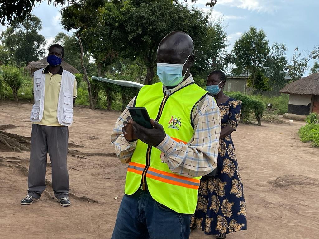JicaUganda's tweet photo. @JicaUganda and @ACHEST1 are visiting communities in #Amuru district to check the progress of the #CESproject.
The equipment provided through the project has been put to use and is making the work of #VHTs easier. https://t.co/Q8mW1eqhaJ