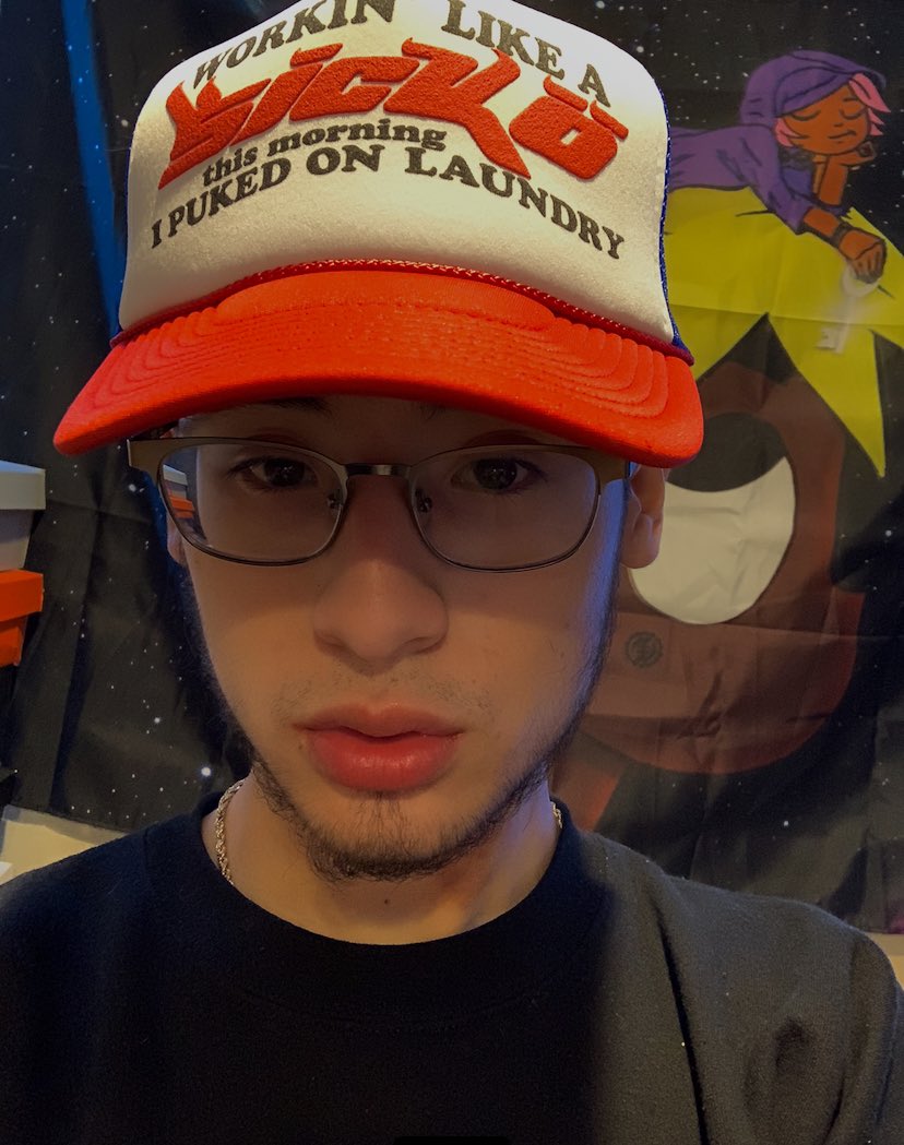 SheHatesAoki's tweet photo. My Sicko hat came in today :D
#sicko #bornfrompain https://t.co/g1IKYbiGXA