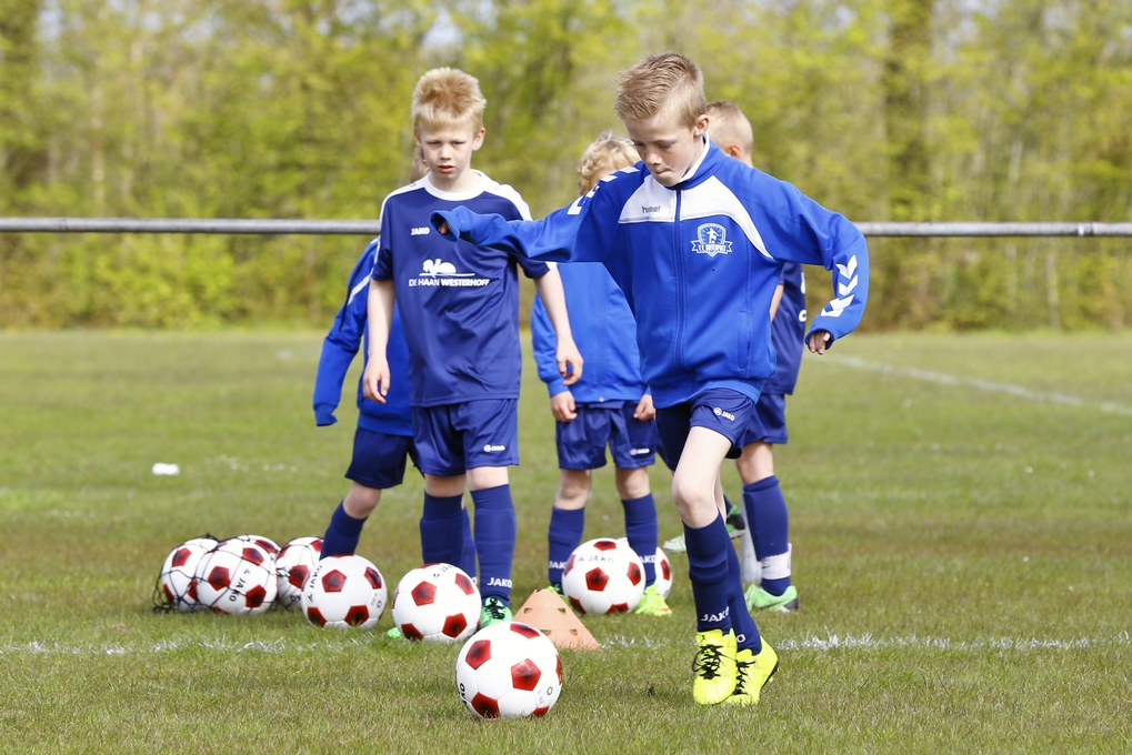 Het is #herfstvakantie en dat betekent tijd voor onze voetbaltweedaagse op sportpark ‘De Swadde’ <a href="/vvBuitenpost/">VV Buitenpost</a>, wij hebben er zin en hebben het programma op de website gezet van de #voetbalschool -> veerkr88.nl, tot donderdag!