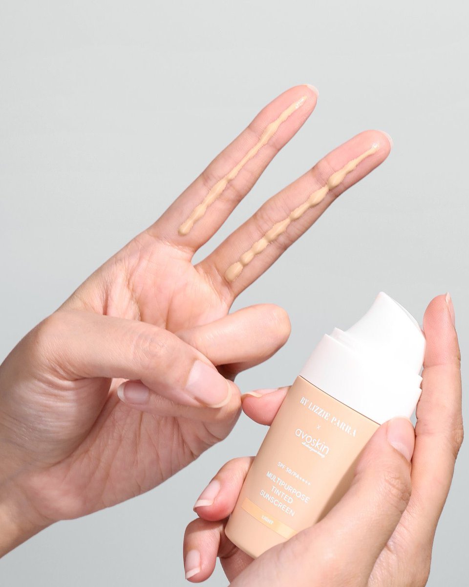 blpbeauty's tweet photo. Udah pakai SPF belum?☀️ Mimin kasih tau alasan kamu wajib punya #MultipurposeTintedSunscreen:
- SPF50/PA++++
- Weightless & no whitecast
- Skin-like finish
- Infused with Cica, BHA, Niacinamide & Vegan Squalane Oil
- Available in 5 shades
Get yours now: https://t.co/ltf2WBsh4w https://t.co/7htMWvEFxK