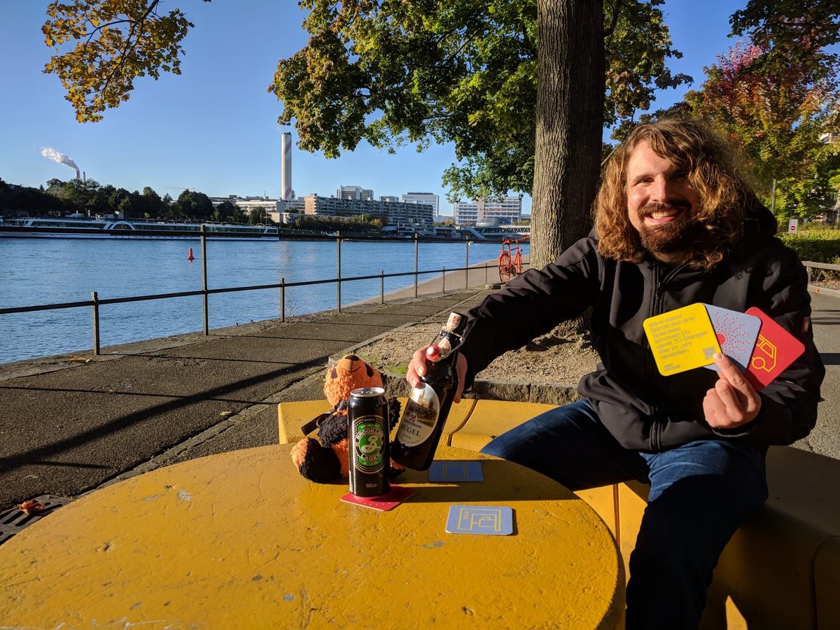 🍻 Bier trinken und dabei etwas über Solarenergie lernen. 🔆
Die Bierdeckel zu unserem Projekt #smartundsolar sind cool designt und haben verschiedene #funfacts rund ums Thema Sonnenenergie drauf.

➡️ Zum Projekt: bit.ly/2X0Luzj

#bier #Energiewende #sonnenenergie