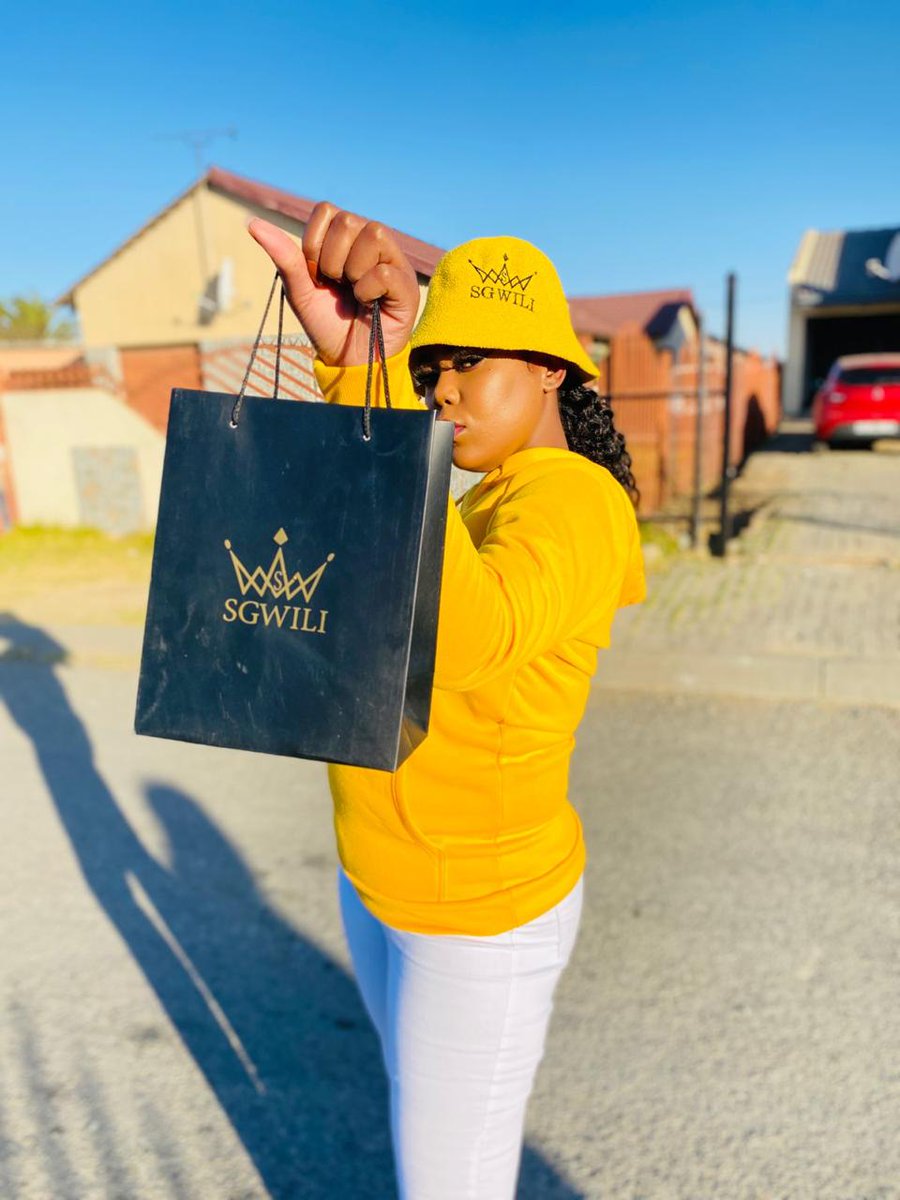 SgwiliThe's tweet photo. SGWILI clothing bucket hats and hoodies are available 

Hoodies R350 
Bucket hats R250 

You can contact 0738505964 also available on whatsapp(same number) or DM we do courier nationwide with paxi(R99)  #SGWILICLOTHING | xoli | 1st of November #Ayikhale #unisa #GhostedAF https://t.co/0GukAV9u73
