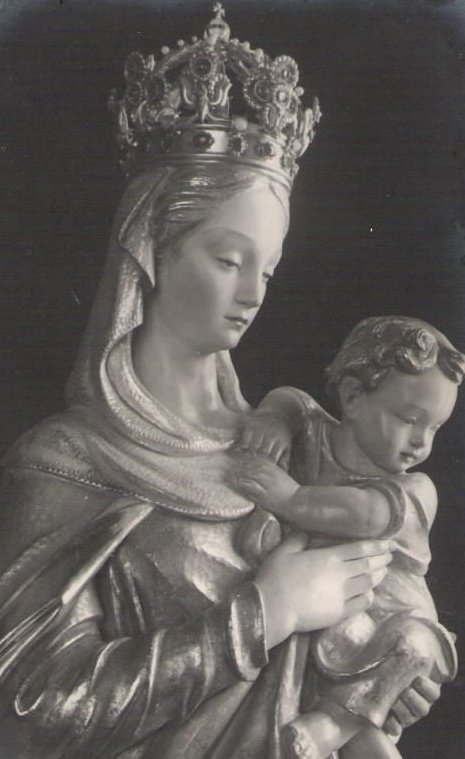 robertescusa's tweet photo. «Déu vós salve, dolça Mare, oh Regina del cel gloriosa. Oh Maria, Verge pura, més que tota creatura. En la vida sou l’estrella lluminosa; i en l’agonia sou la porta del cel. Oh Mare nostra, Font de Salut, Santa Maria».

Solemnitat d la Patrona del @BisbatTerrassa https://t.co/OlNkPjqDBA